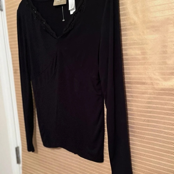 LIZ CLAIBORNE~ BLACK BLOUSE~SM-~ NWT - Picture 4 of 4